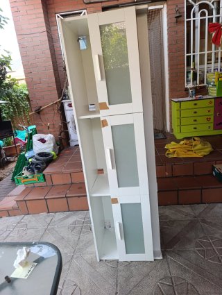 REBAJADO. Mueble bajo blanco.