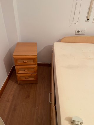 Cama madera con almacenaje + mesita