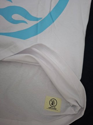 Camiseta Hellstar Blanca con logo celeste