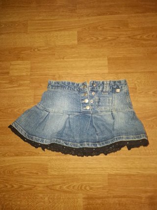Falda vaquera con encaje niña.