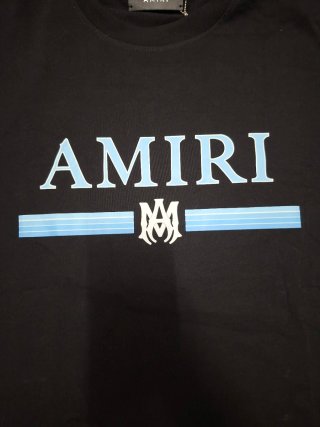 Camiseta Amiri Negra Logo Frontal Azul