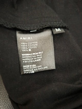 Camiseta Amiri Negra Logo Frontal Azul