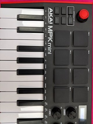 Teclado Electrónico Akai MPK Mini