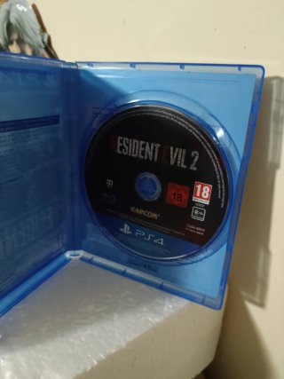 Resident Evil 2 PS4 como nuevo
