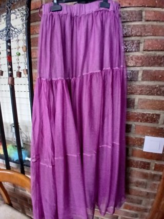 Falda larga tul morada