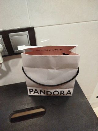 Bolsa y caja Pandora