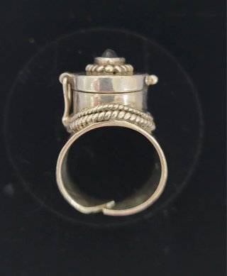 Anillo pastillero plata y onix negro