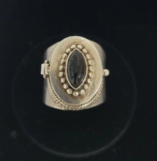 Anillo pastillero plata y onix negro