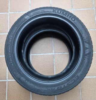 Neumáticos Kumho 215/45 R17