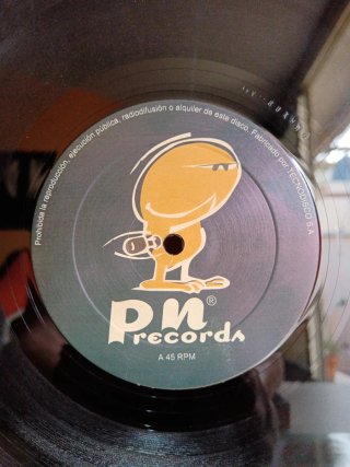 Vinilo makina remember