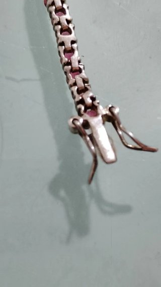 Pulsera Plata Ley y Piedras Rojas