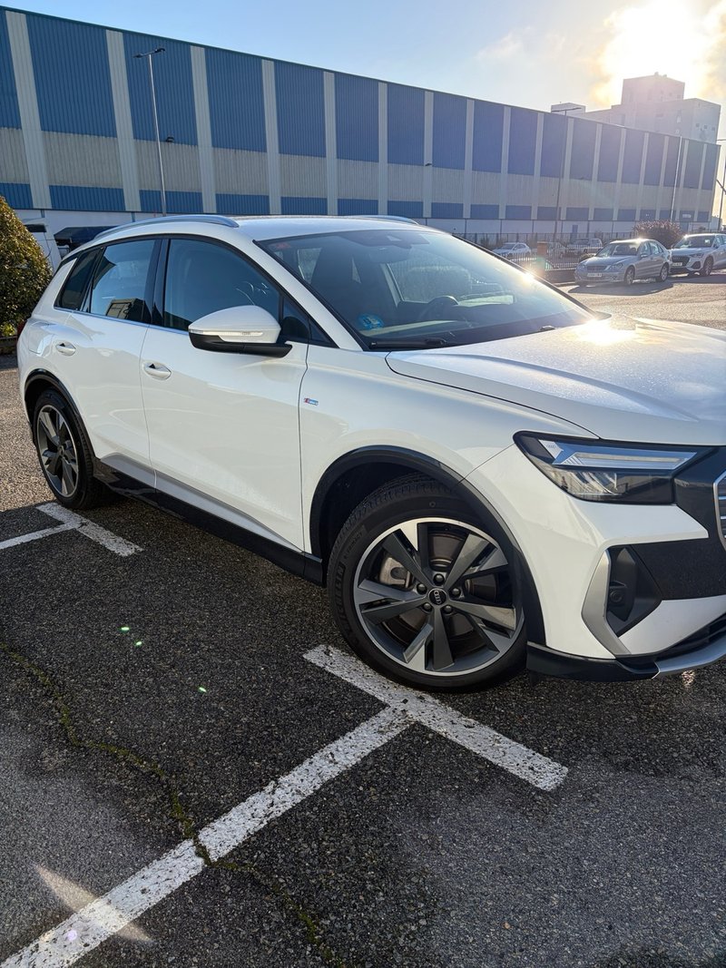 Audi Q4 etron S line batería grande 82.7 kw - foto 1