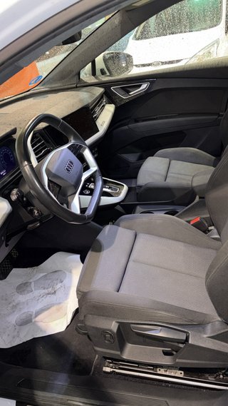 Audi Q4 etron S line batería grande 82.7 kw