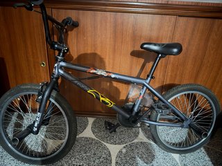 Bicicleta BMX Decathlon con extras