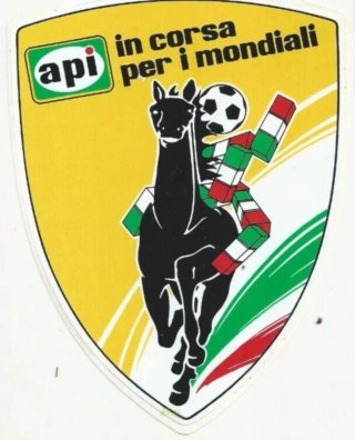 Lotto Oggetti Vintage: Borse, Tappo, Adesivo