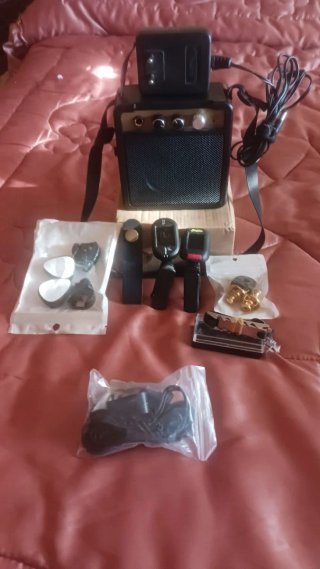 Amplificador guitarra MA-5 + Accesorios