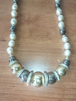 Collar bisutería vintage perlas y cuentas