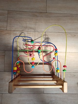 Ábaco infantil de madera y metal