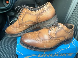 Zapatos de vestir marrones