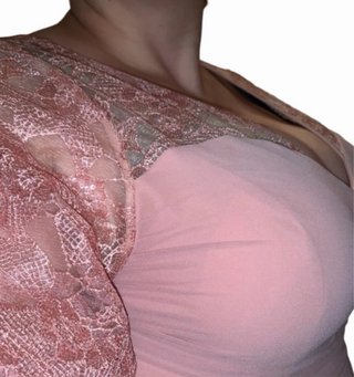 Abito curvy rosa lungo con pizzo