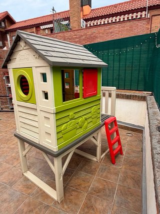 Casa casita de la playa con tobogan