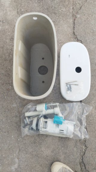 Inodoro de porcelana blanco, nuevo a estrenar.
