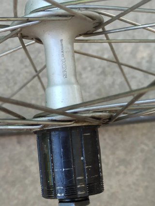 Rueda 700 Mavic buje Shimano 105