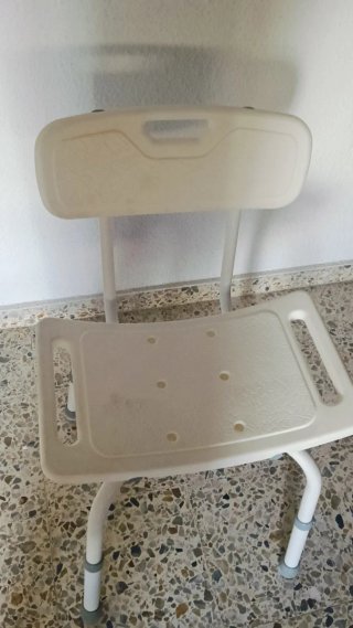 Silla ayuda en ducha