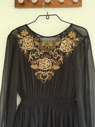 Vestido negro de Zara