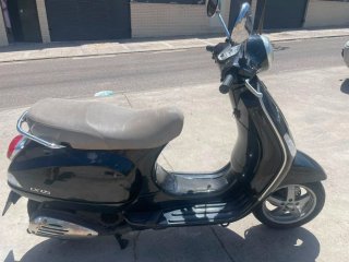 Vespa 125LX Negra