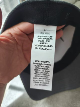 Gorra Under Armour Negra y Gris