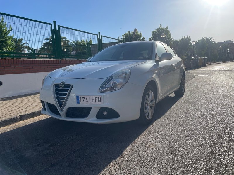 Alfa Romeo Giulietta 2011 - foto 1
