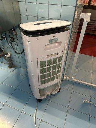 Climatizador Evaporativo Black+Decker Blanco