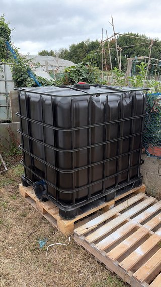 Bidón IBC Negro 1000L con Palet