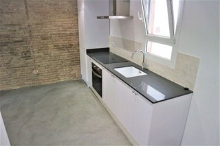 Piso en venta en El Raval en Barcelona