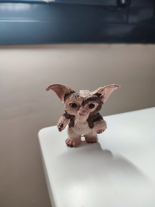 Figuras Gizmo y Pitufo