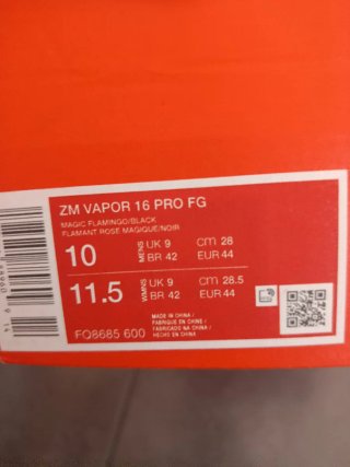 Botas de fútbol Nike Mercurial rosas y naranjas
