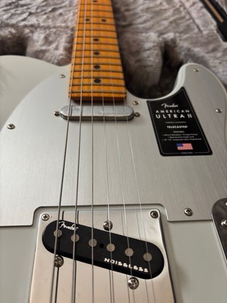 Fender Telecaster American ULTRA II MN AVL