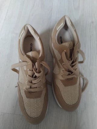 Zapatillas deportivas mujer beige y oro