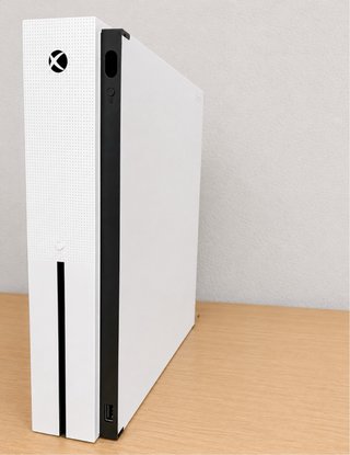 Xbox One S Bianca + Giochi e Controller