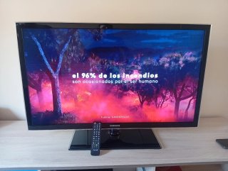 Samsung TV 40 Negra y Plateada