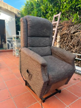 Sillón reclinable y elevable marron