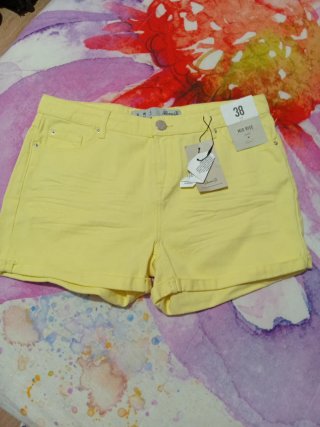 Shorts vaqueros amarillos Denim Co. Talla M