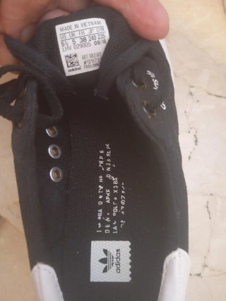 Zapatillas Adidas Negras y Blancas
