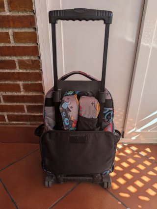 Mochila Totto con ruedas y estampado