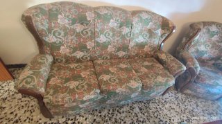 REGALO!!! Sofá de tela verde con estampado floral