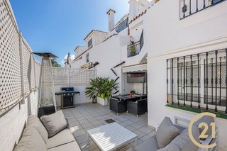 Casa adosada en alquiler en Los Naranjos - Las Brisas en Marbella
