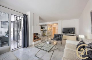 Casa adosada en alquiler en Los Naranjos - Las Brisas en Marbella