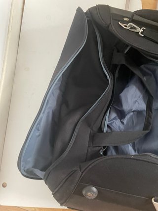 Maleta de viaje negra 75L con ruedas tipo saco