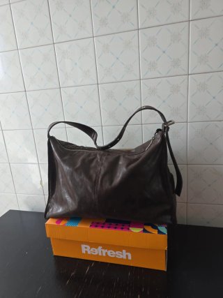 Bolso de piel marrón Zara